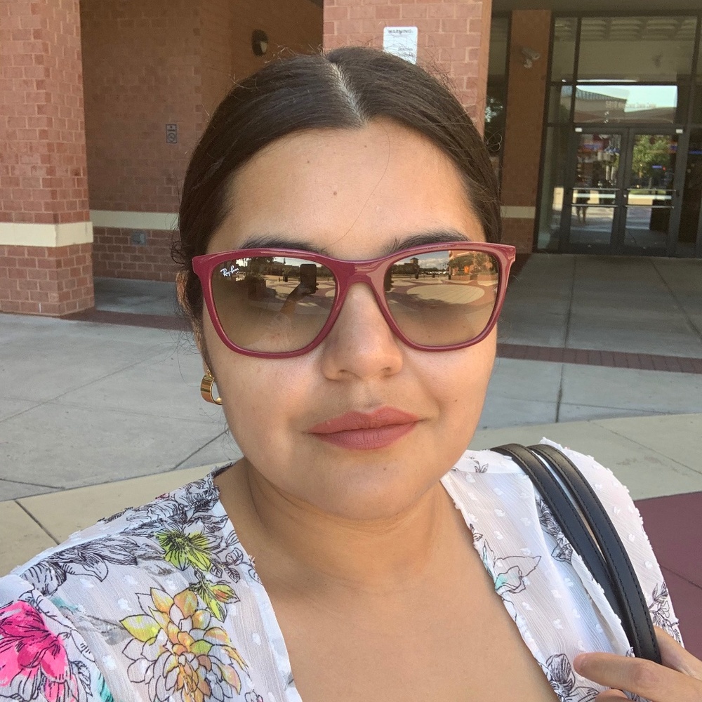 Meet your Posher, Maritza